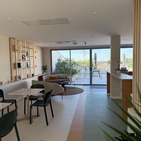 Aparthotel Sweetly Bordeaux Aeroparc 3*