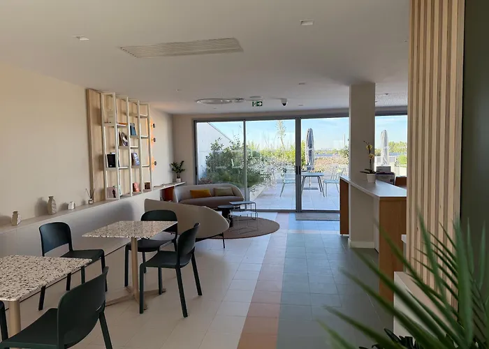 Aparthotel Sweetly Bordeaux Aeroparc 3*